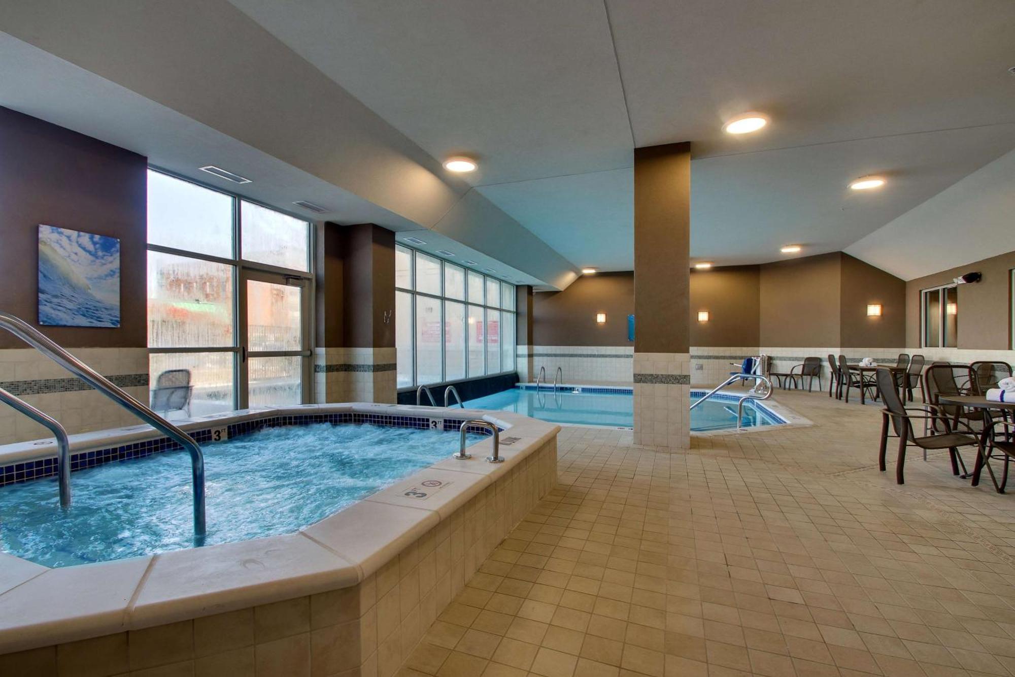 Drury Inn & Suites Iowa City Coralville Dış mekan fotoğraf