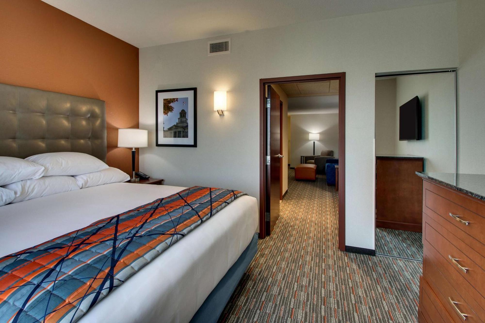Drury Inn & Suites Iowa City Coralville Dış mekan fotoğraf